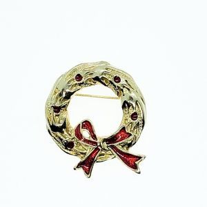 Ladies Brooch Christmas Wreath Pin